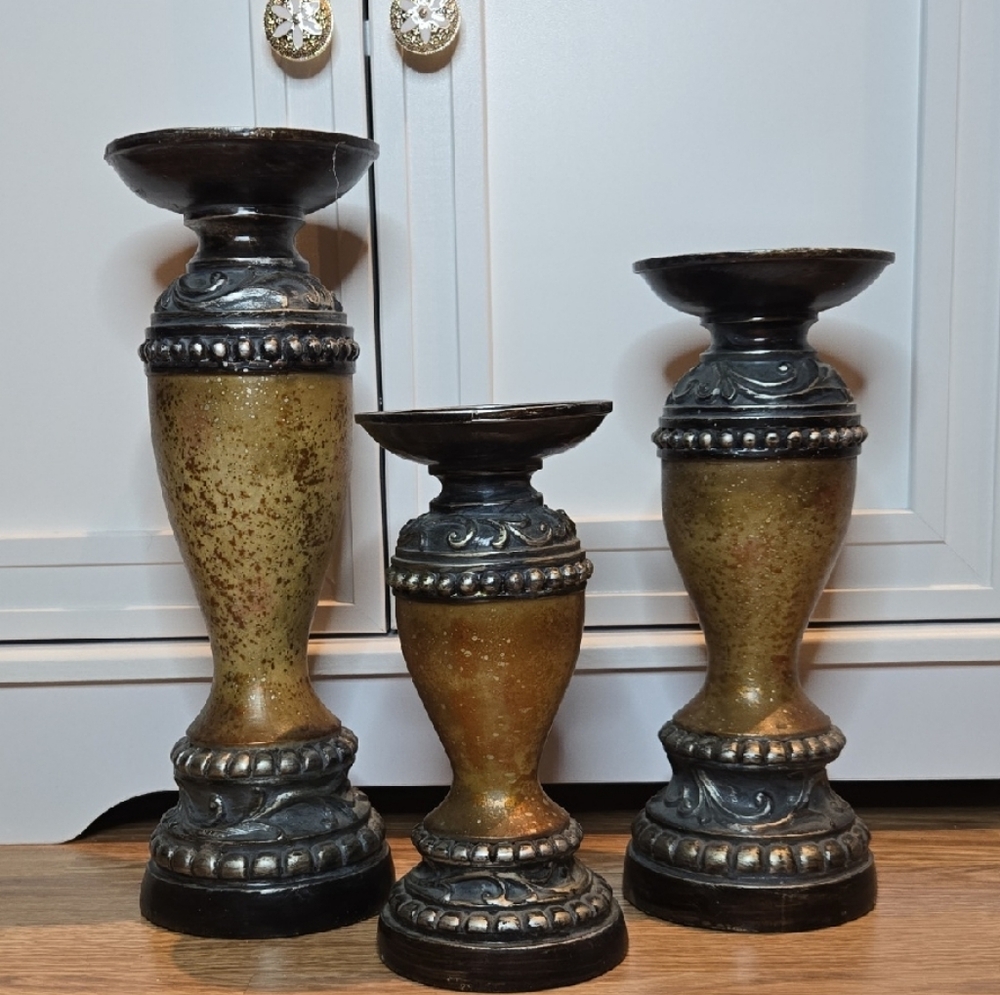 Elegant Gold and Black Candle Holders